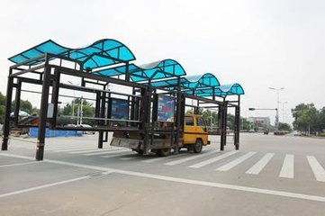 成都停車棚：購(gòu)買停車棚價(jià)格合理很重要